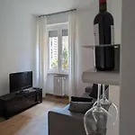 Modern And Comfortable Near The Subway